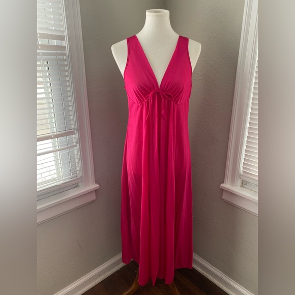 Intimate Options Other - Vtg Pink Long Plunge V-Neck Empire Waist Flowy Elegant Luxurious Slip Dress Sz M